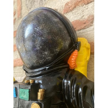 Astronot Duvar Biblo