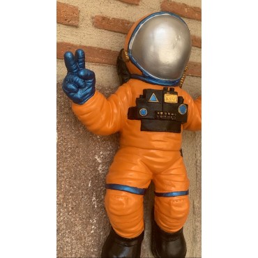 Astronot Duvar Biblo